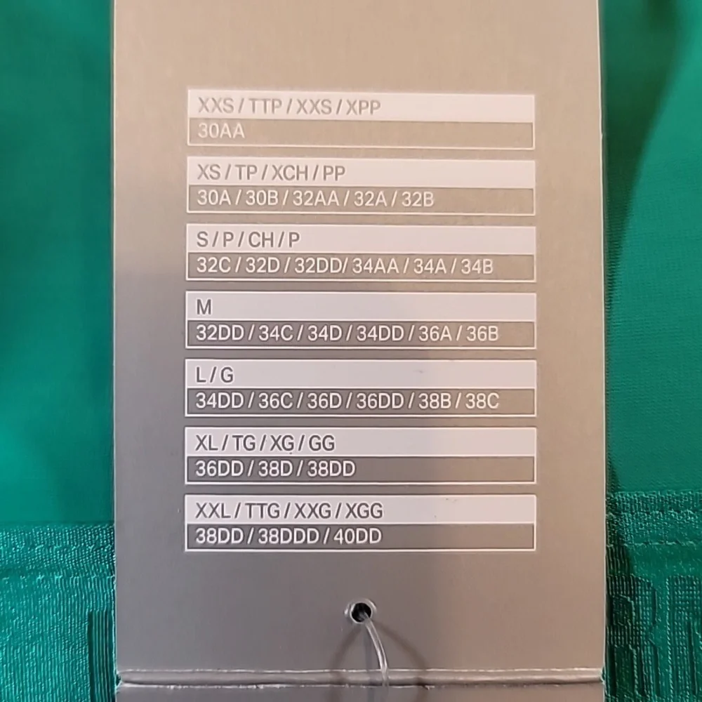 0728. NWTs ~ Under Armour ~ Low Impact ~ Yoga- Pilates-Hiking ~ Removable Pads~ - Picture 5 of 11